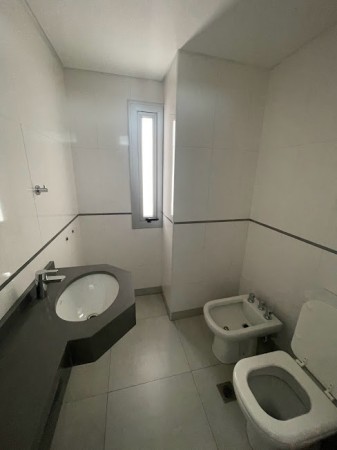 EDIFICIO CORPORATIVO. OFICINAS. CONSULTORIOS