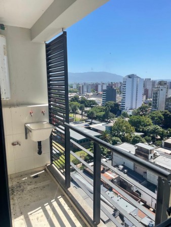 Oportunidad. amplio y luminoso. A estrenar