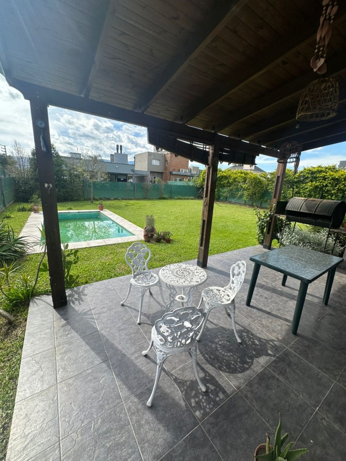 CASA EN BARRIO PRIVADO LAS QUINTAS