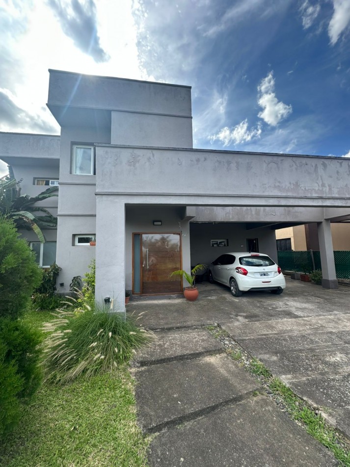 CASA EN BARRIO PRIVADO LAS QUINTAS