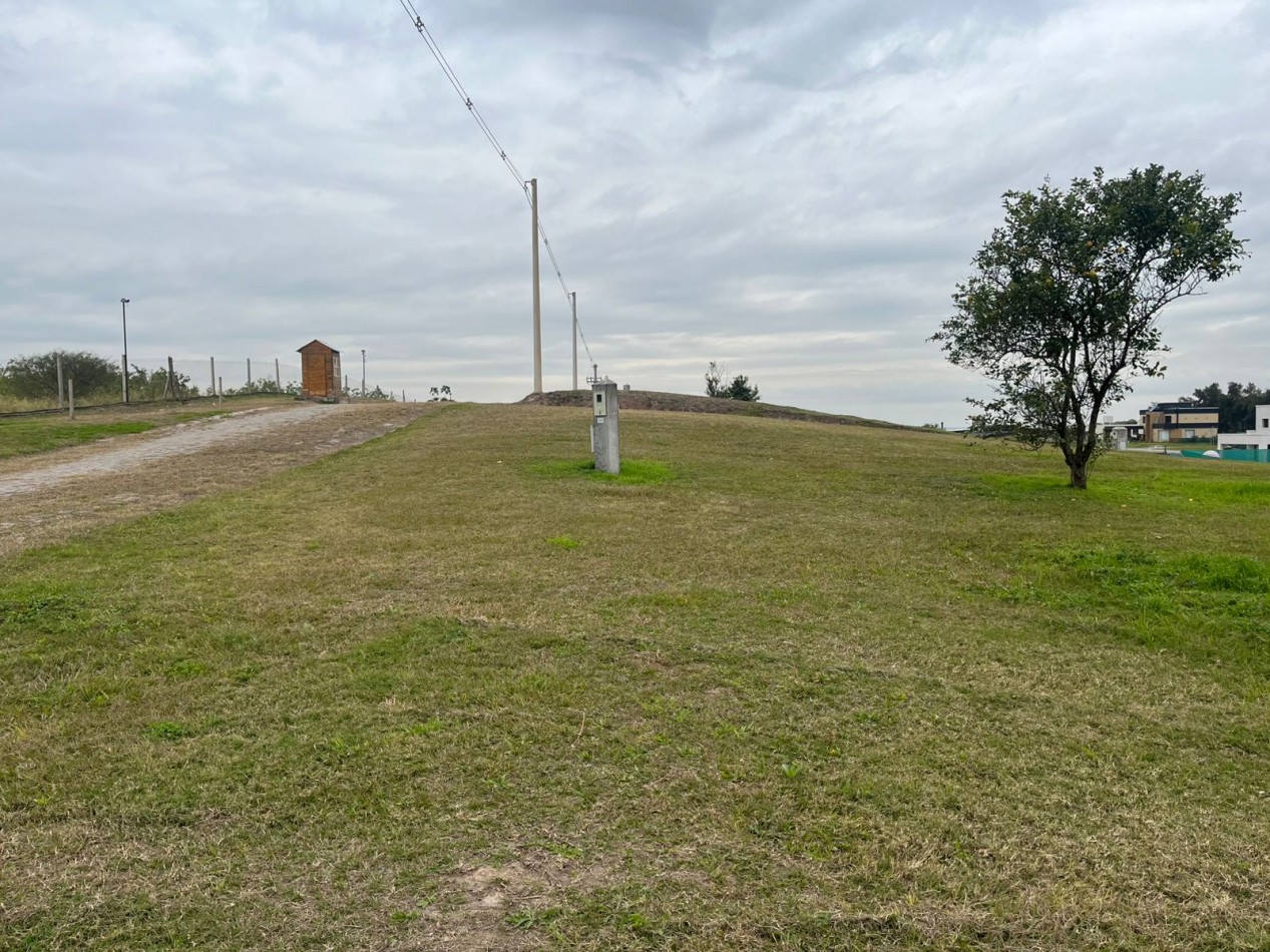 TERRENO EN BARRIO PRIVADO PRADERAS DEL NOGAL