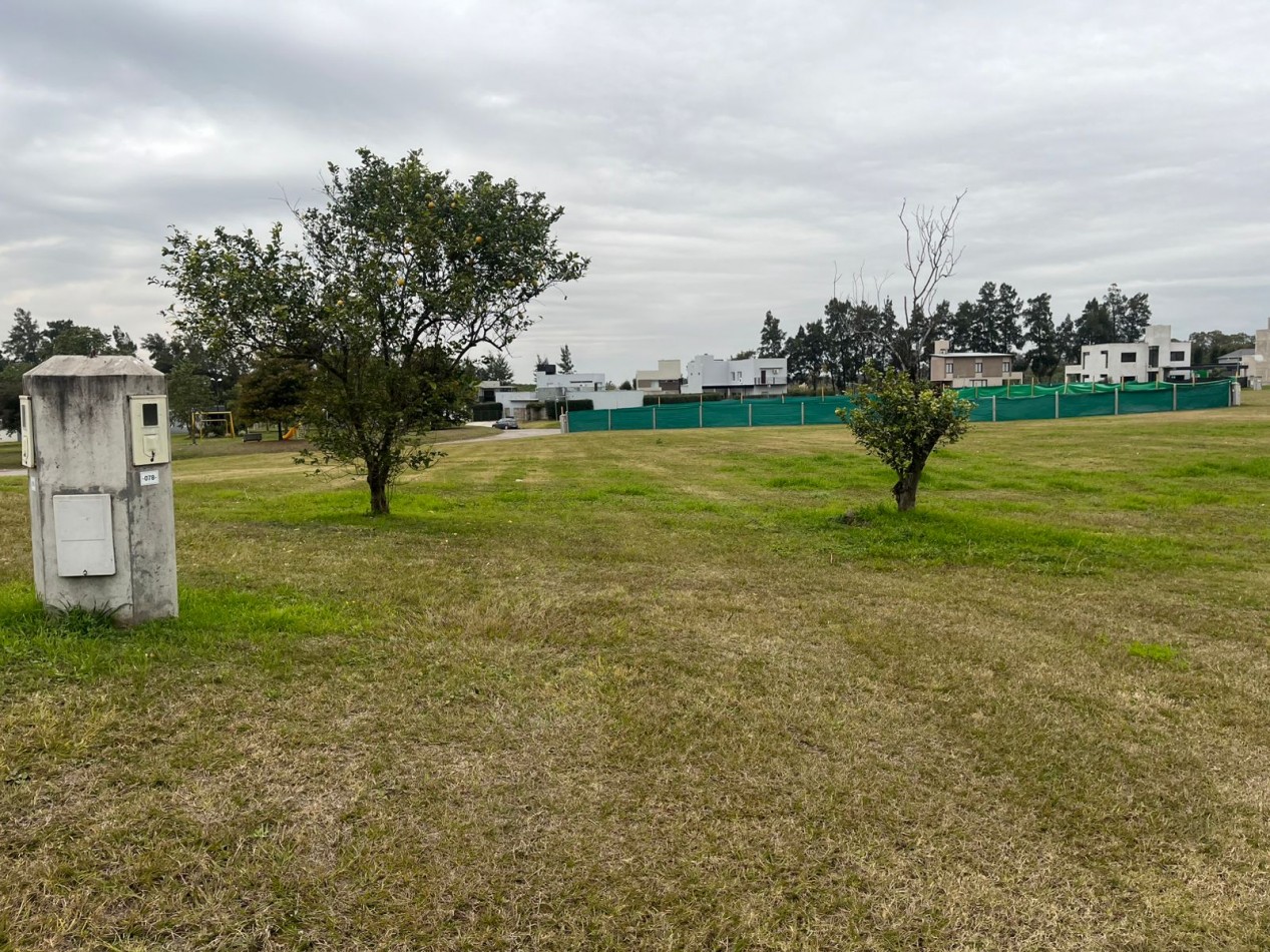 TERRENO EN BARRIO PRIVADO PRADERAS DEL NOGAL