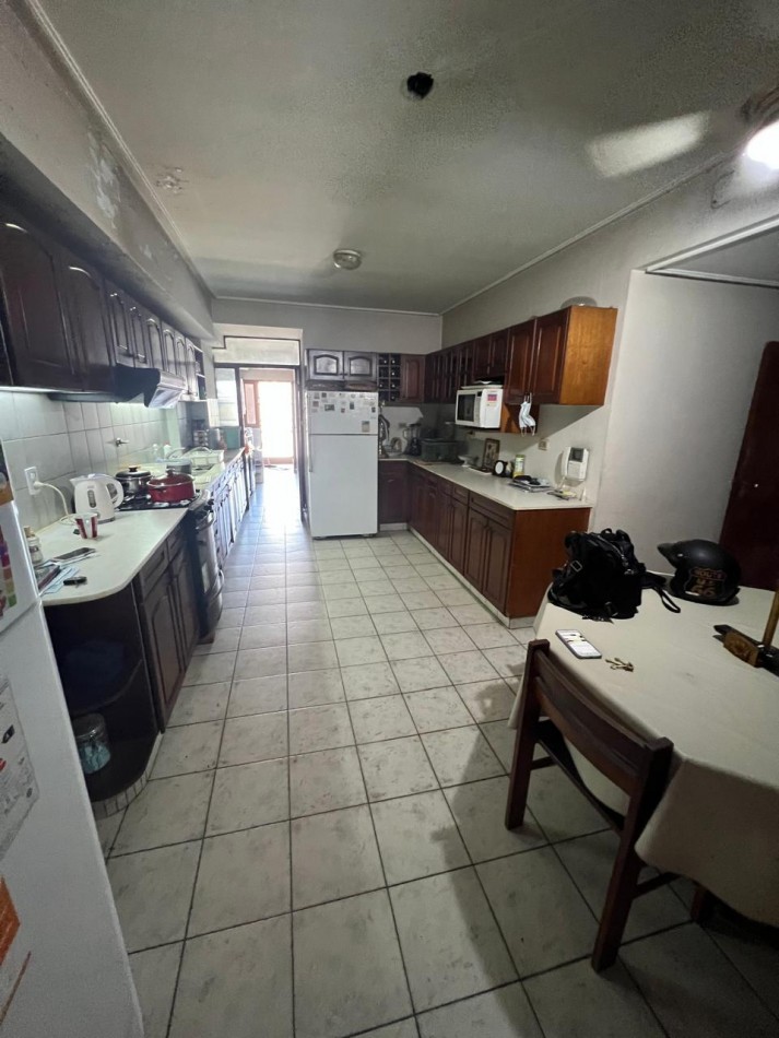 SEMIPISO CON COCHERA EN BARRIO NORTE
