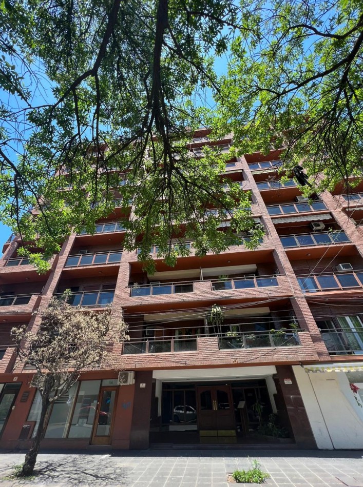 SEMIPISO CON COCHERA EN BARRIO NORTE