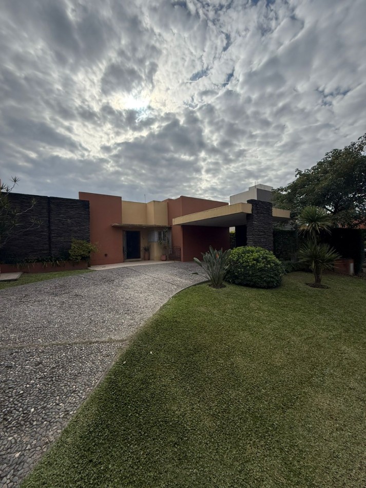CASA EN COUNTRY CERRO AZUL
