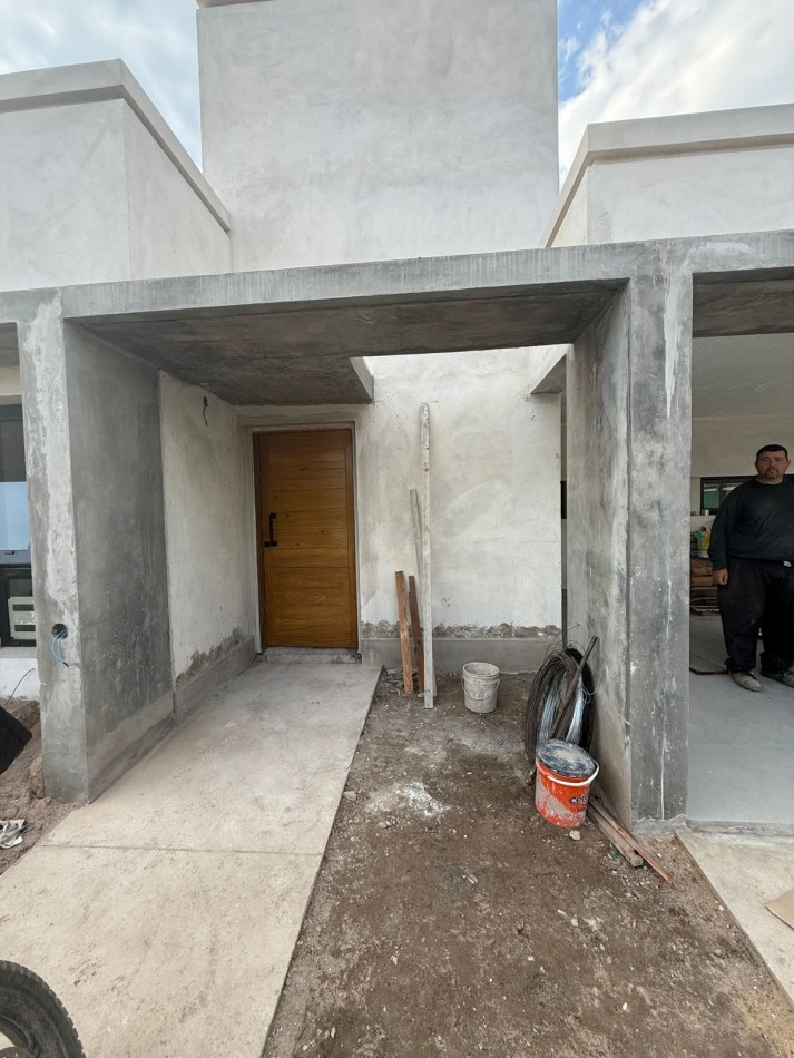 CASA A ESTRENAR EN BARRIO PRIVADO DIVISADERO