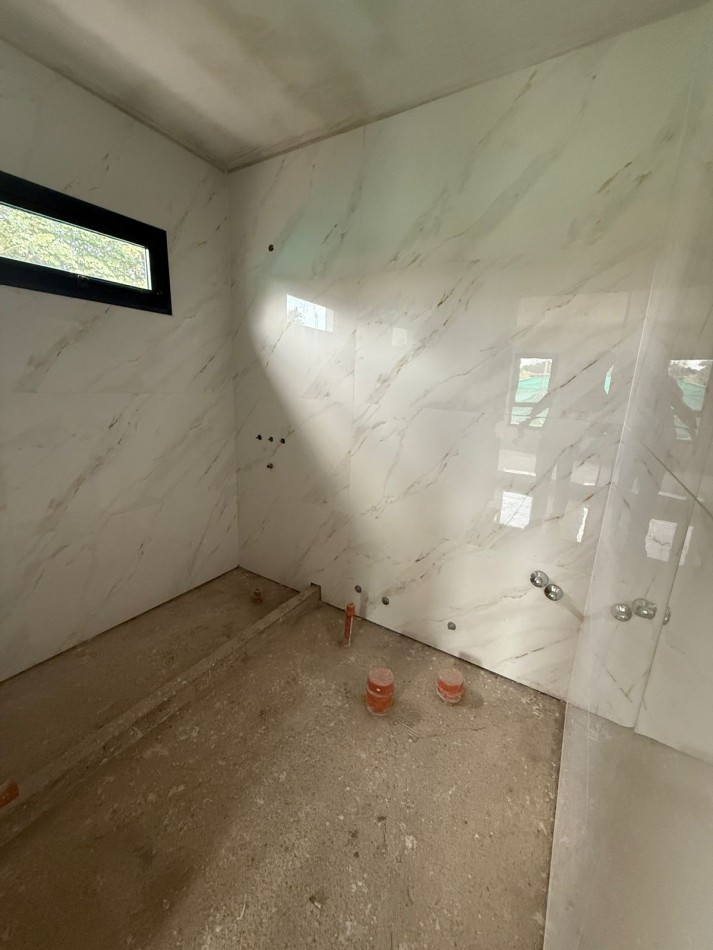 CASA A ESTRENAR EN BARRIO PRIVADO DIVISADERO