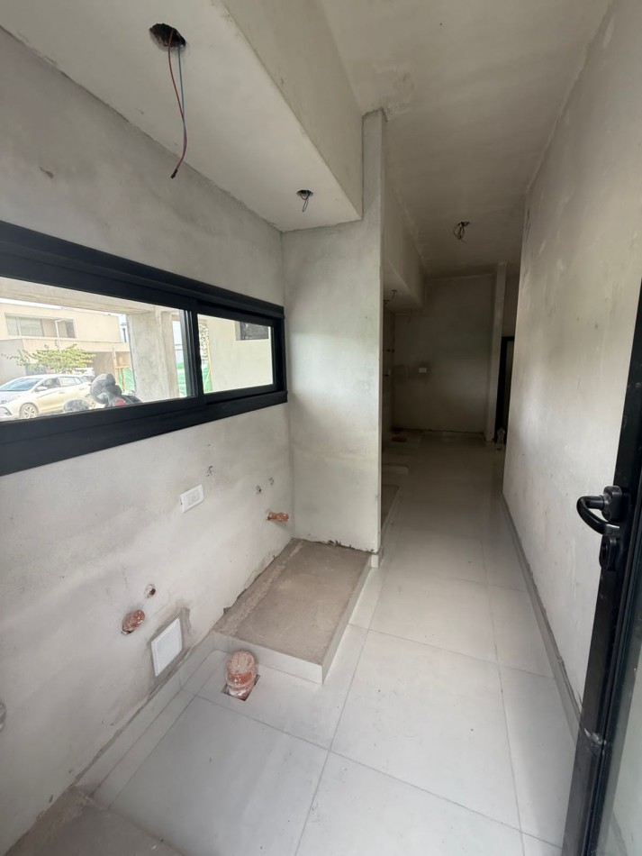 CASA A ESTRENAR EN BARRIO PRIVADO DIVISADERO
