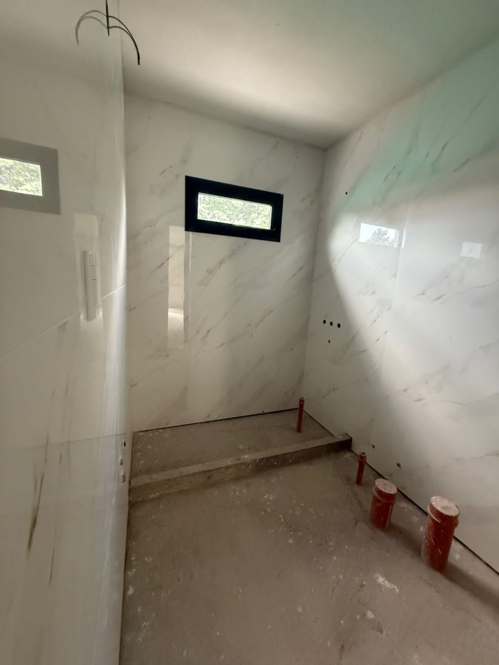 CASA A ESTRENAR EN BARRIO PRIVADO DIVISADERO