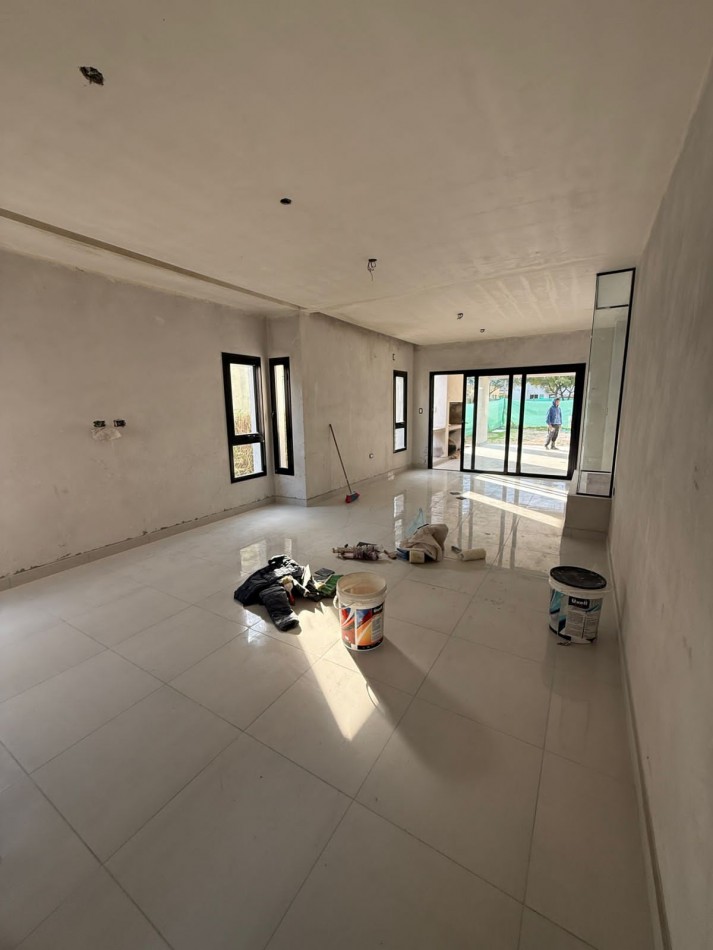 CASA A ESTRENAR EN BARRIO PRIVADO DIVISADERO