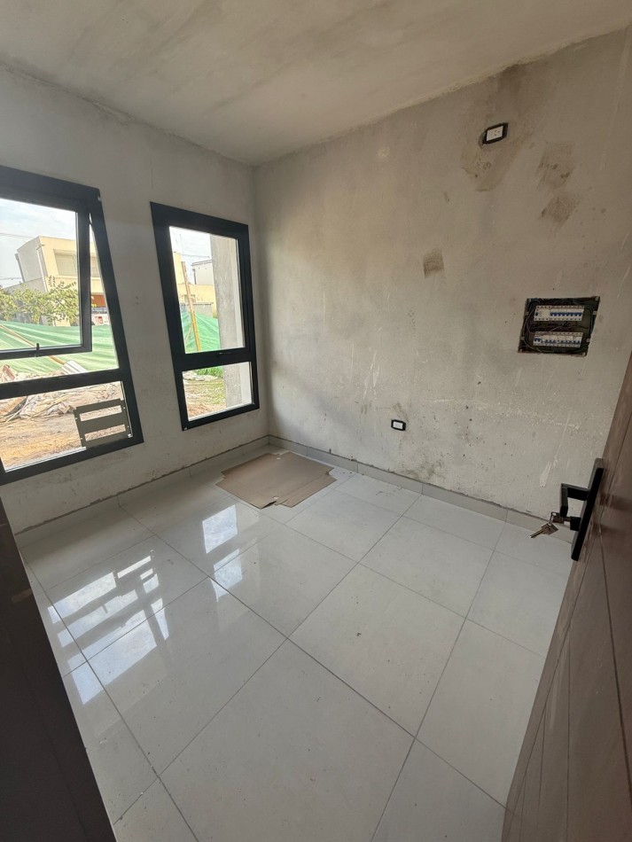 CASA A ESTRENAR EN BARRIO PRIVADO DIVISADERO