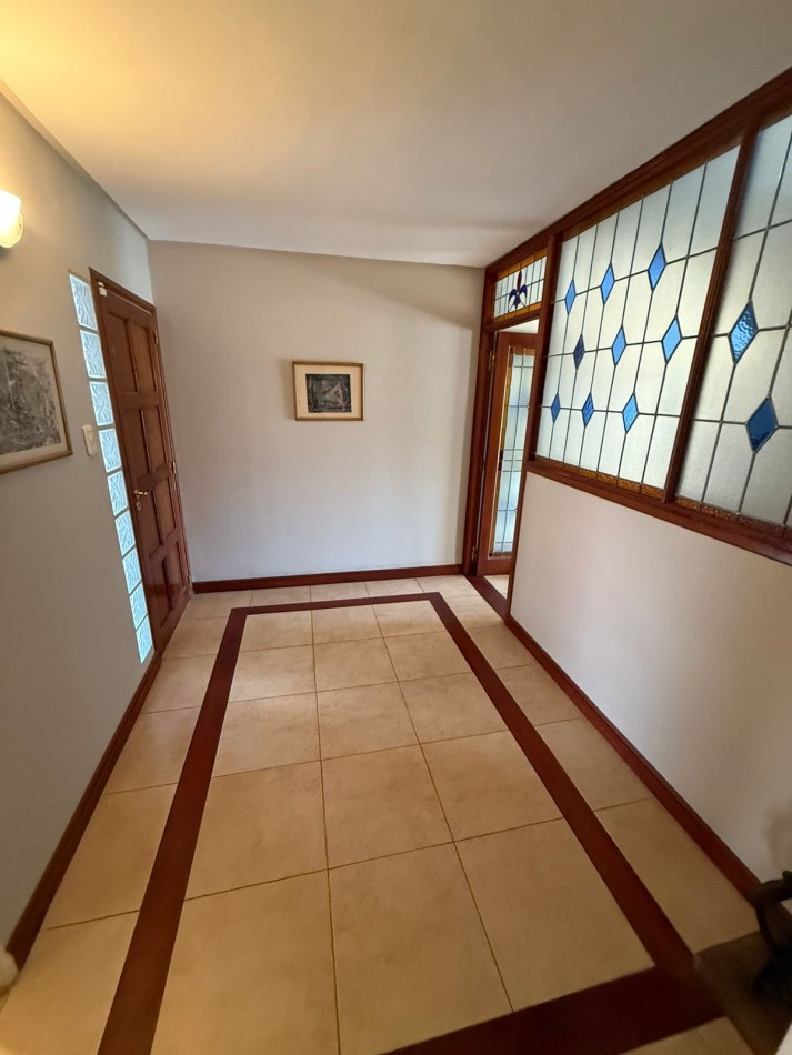 CASA EN BARRIO PARQUE  GUILLERMINA