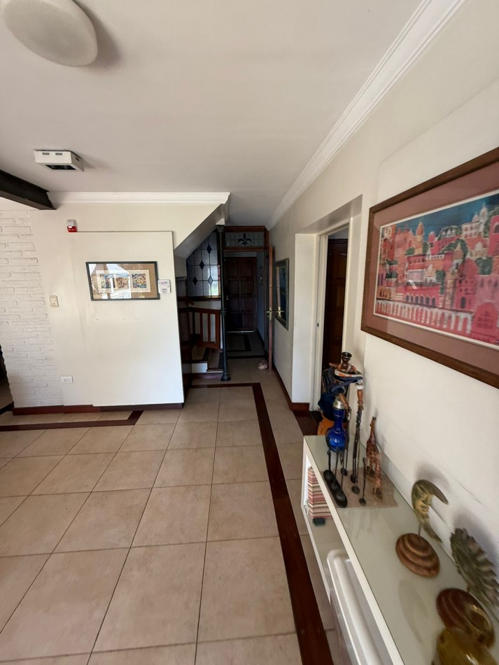 CASA EN BARRIO PARQUE  GUILLERMINA
