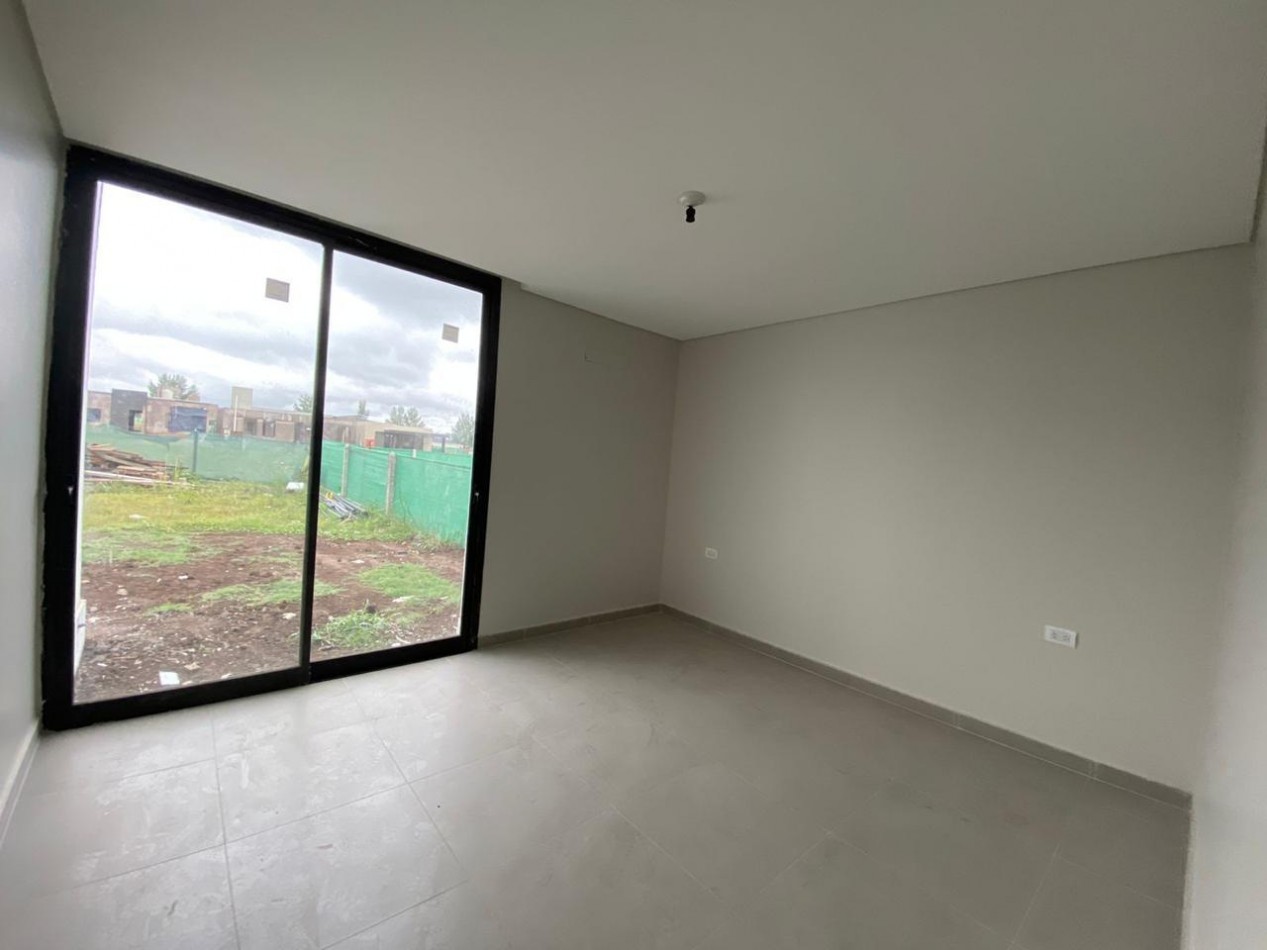 CASA A ESTRENAR EN BARRIO PRIVADO LAS QUINTAS II