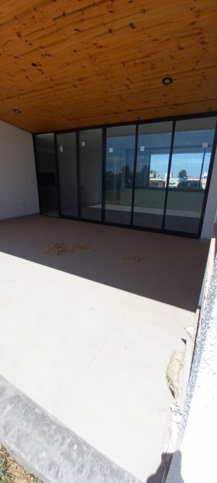 CASA A ESTRENAR EN BARRIO PRIVADO LAS QUINTAS II