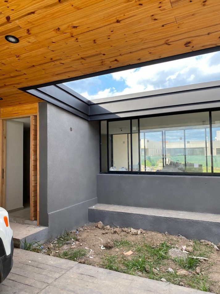 CASA A ESTRENAR EN BARRIO PRIVADO LAS QUINTAS II