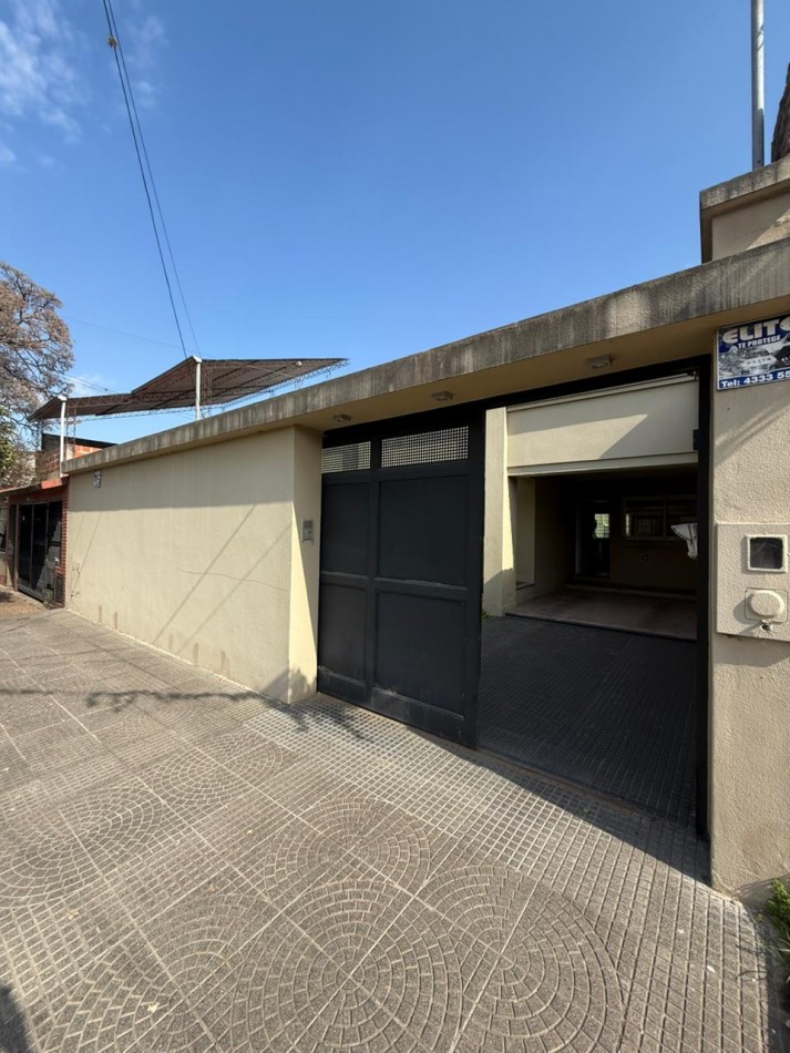 CASA EN ZONA AV. MATE DE LUNA AL 2600