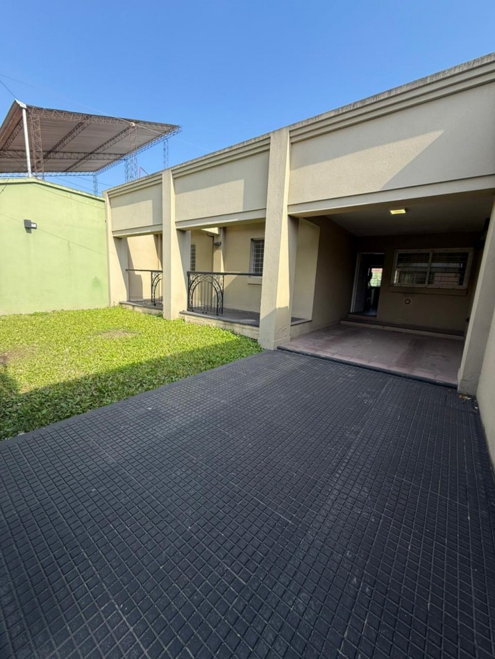 CASA EN ZONA AV. MATE DE LUNA AL 2600