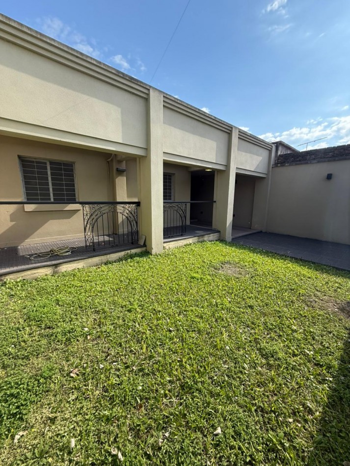 CASA EN ZONA AV. MATE DE LUNA AL 2600