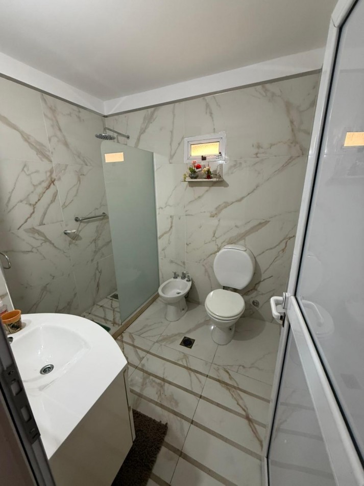 CASA EN ZONA AV. MATE DE LUNA AL 2600