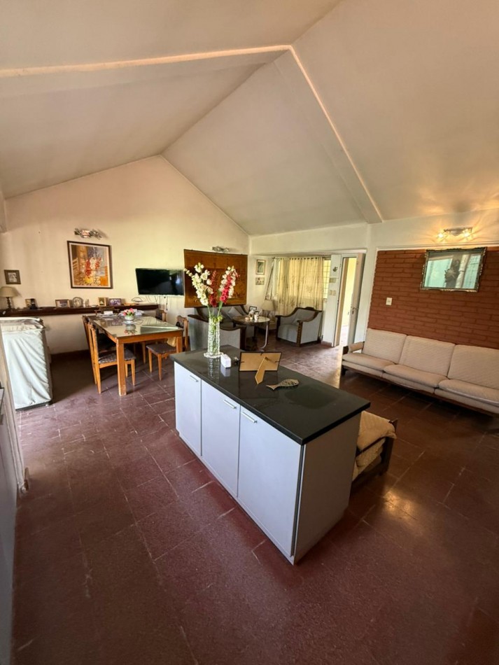 CASA EN ZONA AV. MATE DE LUNA AL 2600