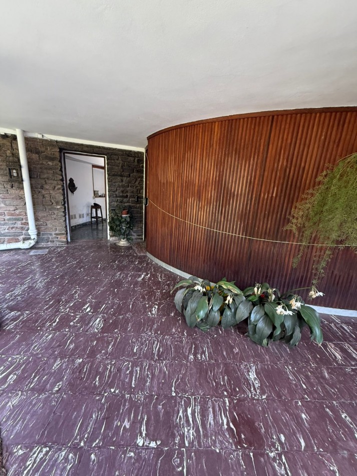 IMPORTANTE PROPIEDAD EN AV. ACONQUIJA