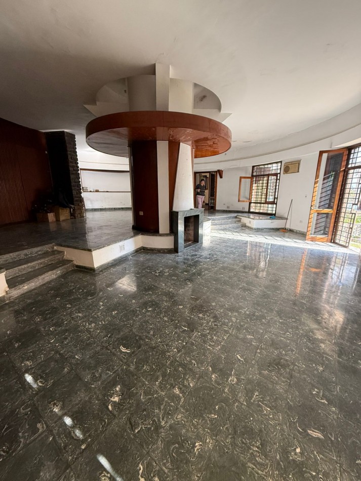 IMPORTANTE PROPIEDAD EN AV. ACONQUIJA