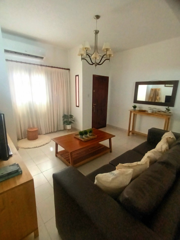 CASA EN BARRIO FEPUT- ALT AV. AMERICA AL 2100
