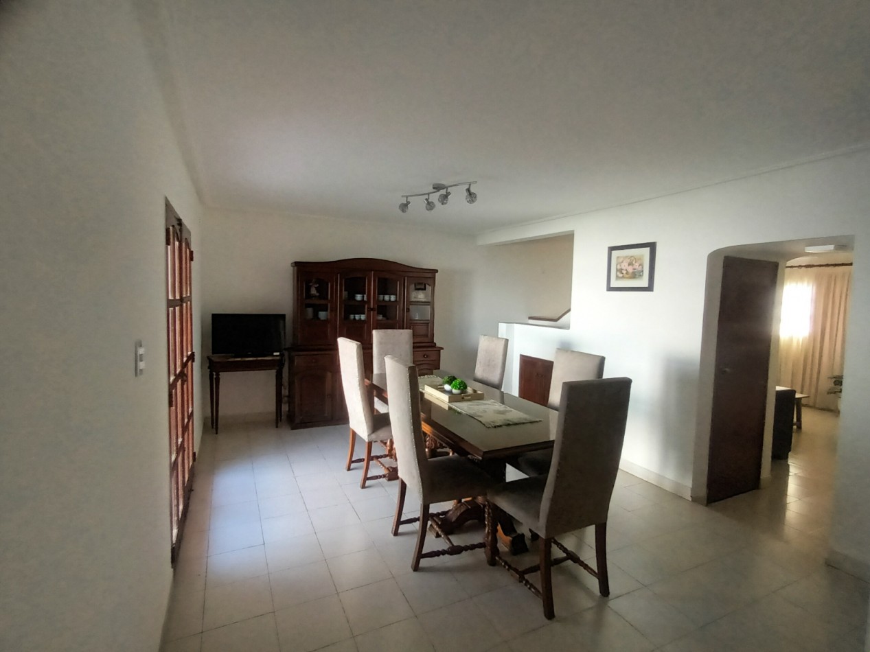 CASA EN BARRIO FEPUT- ALT AV. AMERICA AL 2100