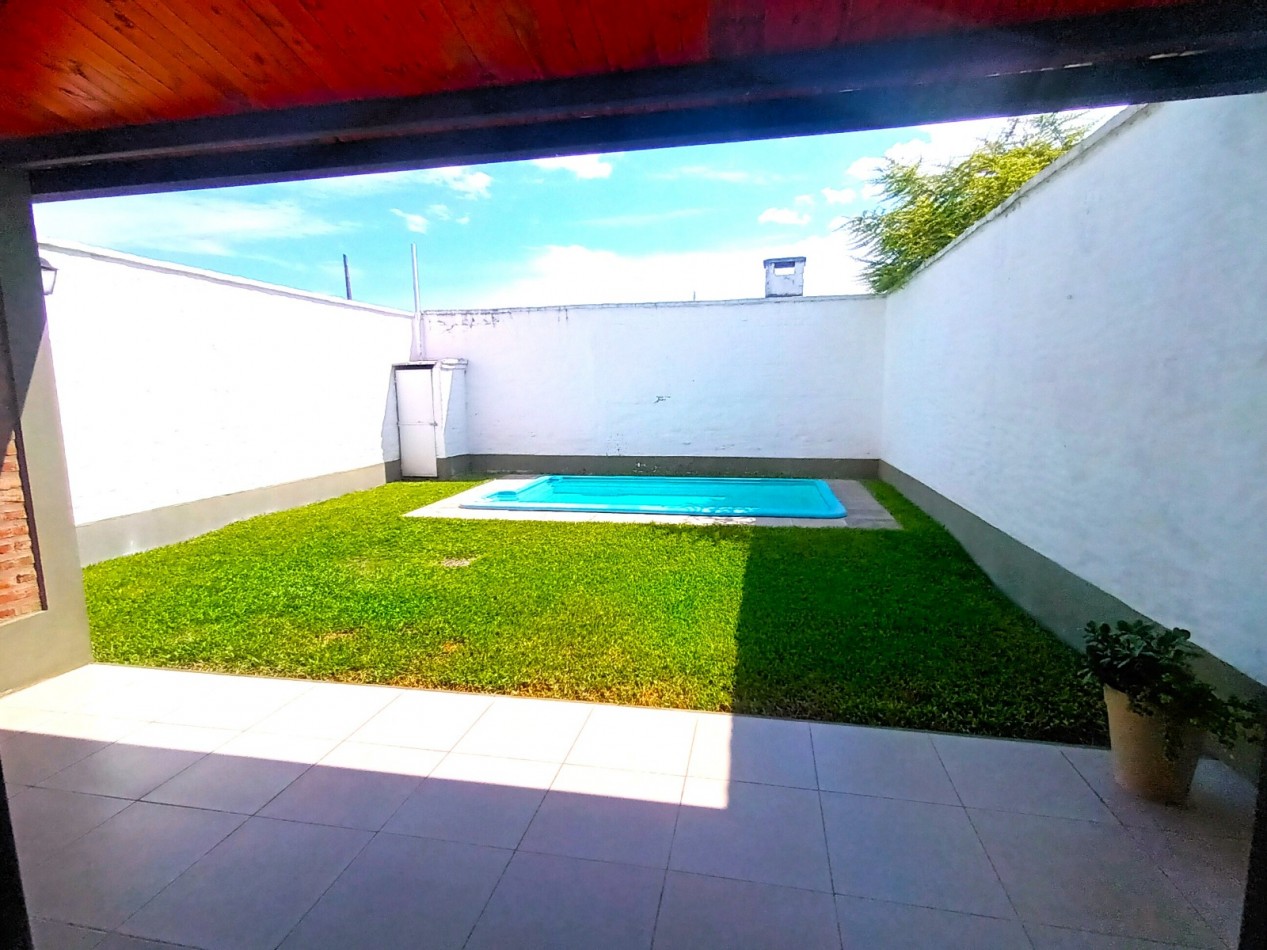 CASA EN BARRIO FEPUT- ALT AV. AMERICA AL 2100