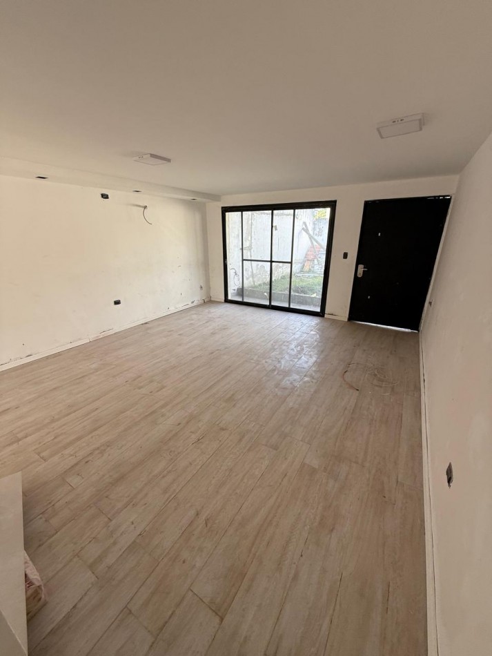 ESPECTACULAR CASA EN EL CORTE- YERBA BUENA