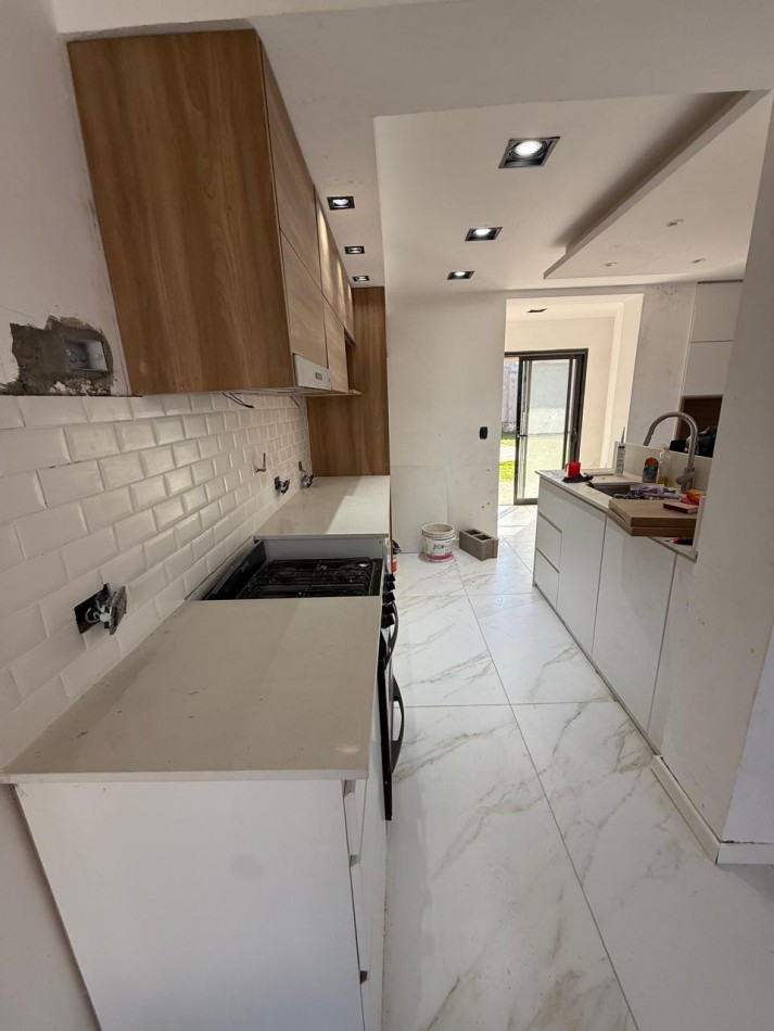 ESPECTACULAR CASA EN EL CORTE- YERBA BUENA