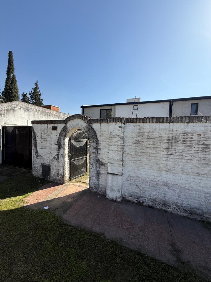ESPECTACULAR CASA EN EL CORTE- YERBA BUENA