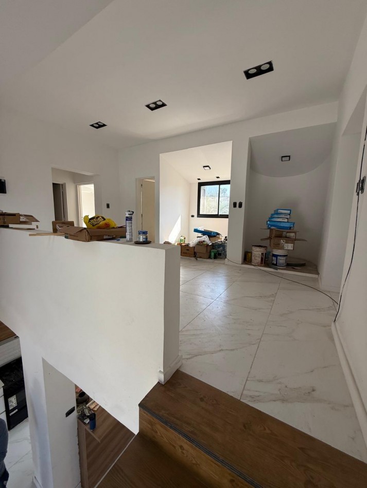 ESPECTACULAR CASA EN EL CORTE- YERBA BUENA