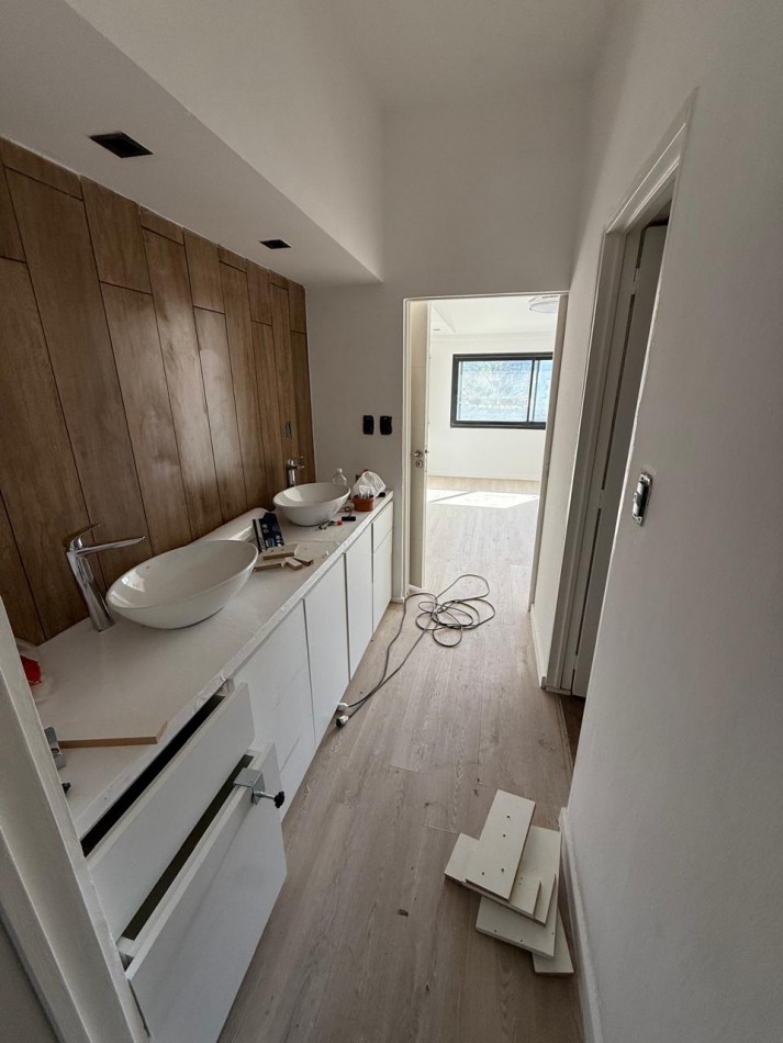 ESPECTACULAR CASA EN EL CORTE- YERBA BUENA