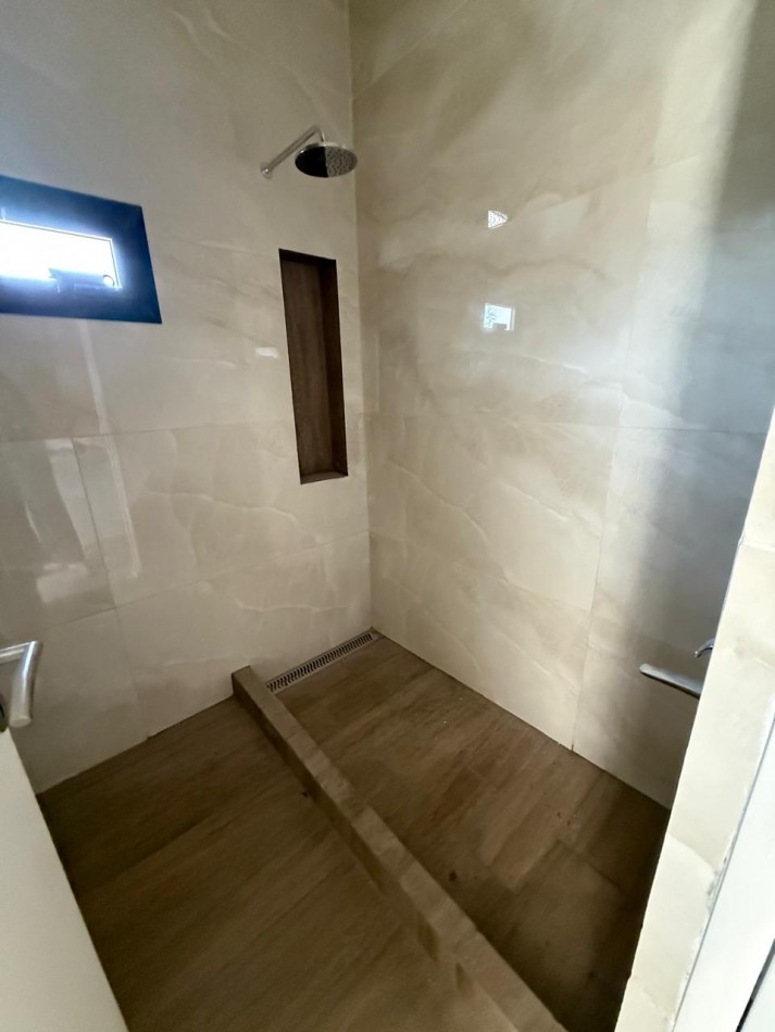 ESPECTACULAR CASA EN EL CORTE- YERBA BUENA