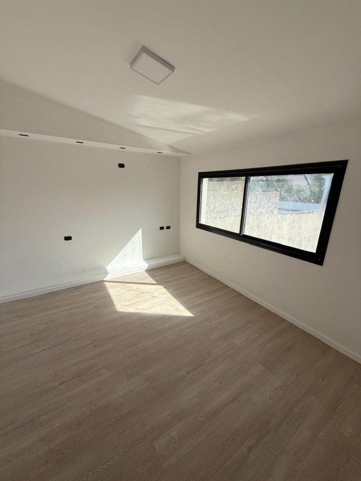 ESPECTACULAR CASA EN EL CORTE- YERBA BUENA