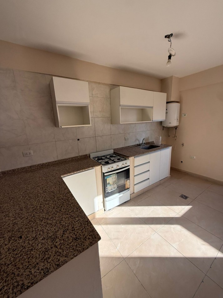 1 DORMITORIO CON COCHERA EN ALQUILER- BARRIO NORTE