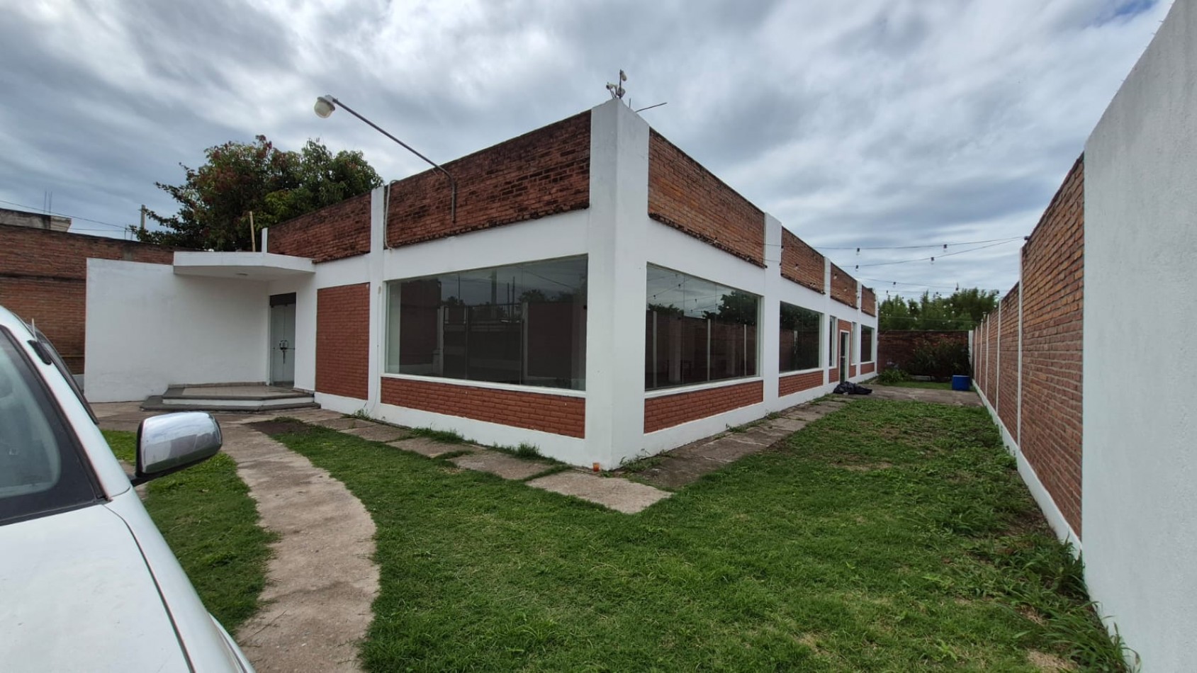 Espacio comercial de 700 m² en alquiler, ideal para multiples rubros - TAFI VIEJO
