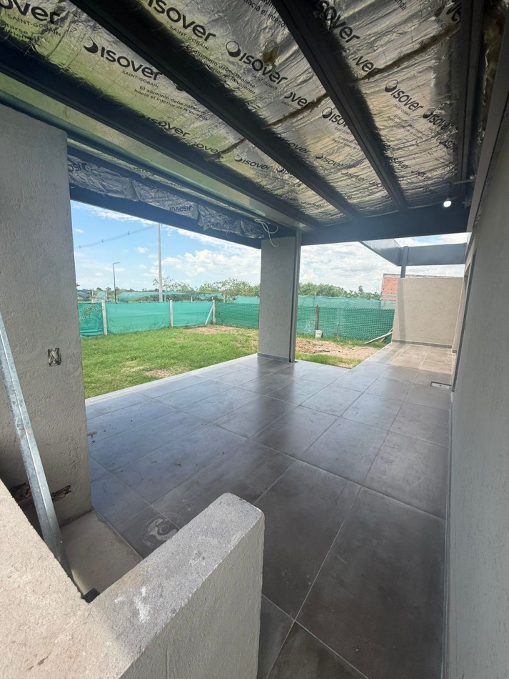 CASA A ESTRENAR EN COUNTRY LAS CAÑAS