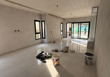 CASA A ESTRENAR EN BARRIO PRIVADO DIVISADERO