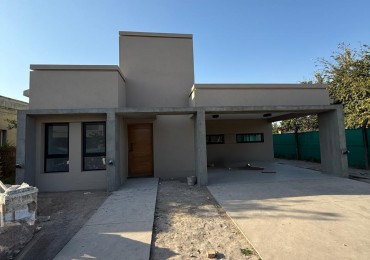 CASA A ESTRENAR EN BARRIO PRIVADO DIVISADERO