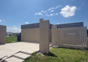 CASA A ESTRENAR EN COUNTRY LAS CAÑAS